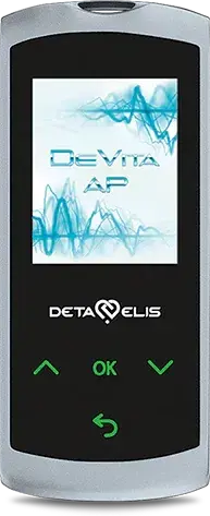 DeVita AP+ mini – сребристо ръчно устройство с цветен екран, официална продуктова снимка